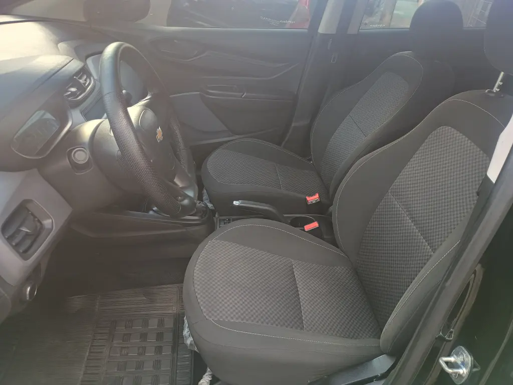 CHEVROLET Onix Sedan - Foto