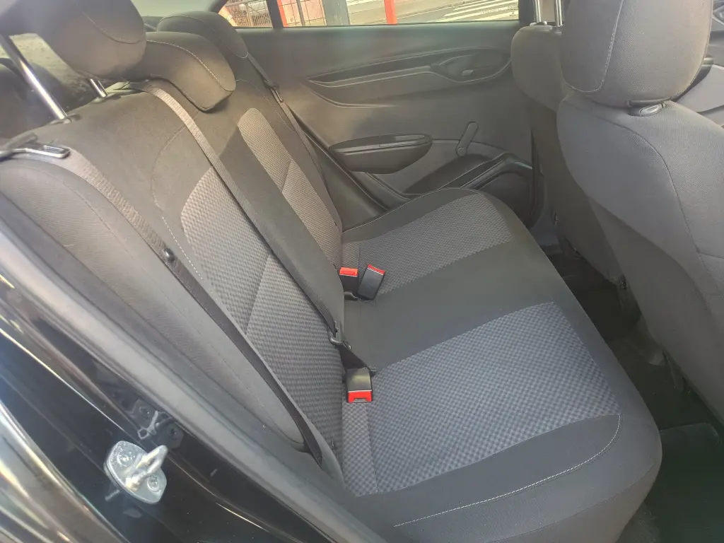 CHEVROLET Onix Sedan - Foto