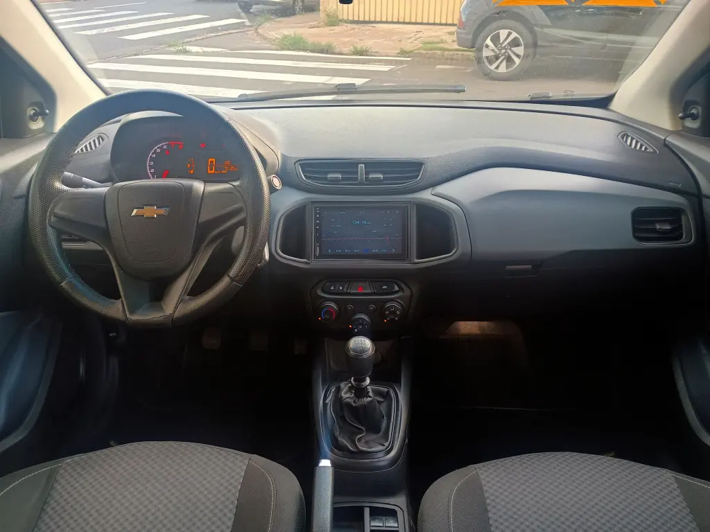 CHEVROLET Onix Sedan - Foto