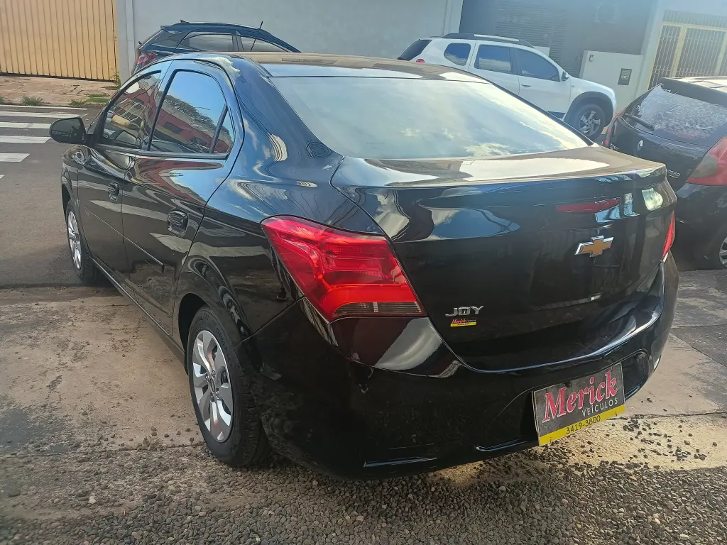 CHEVROLET Onix Sedan - Foto