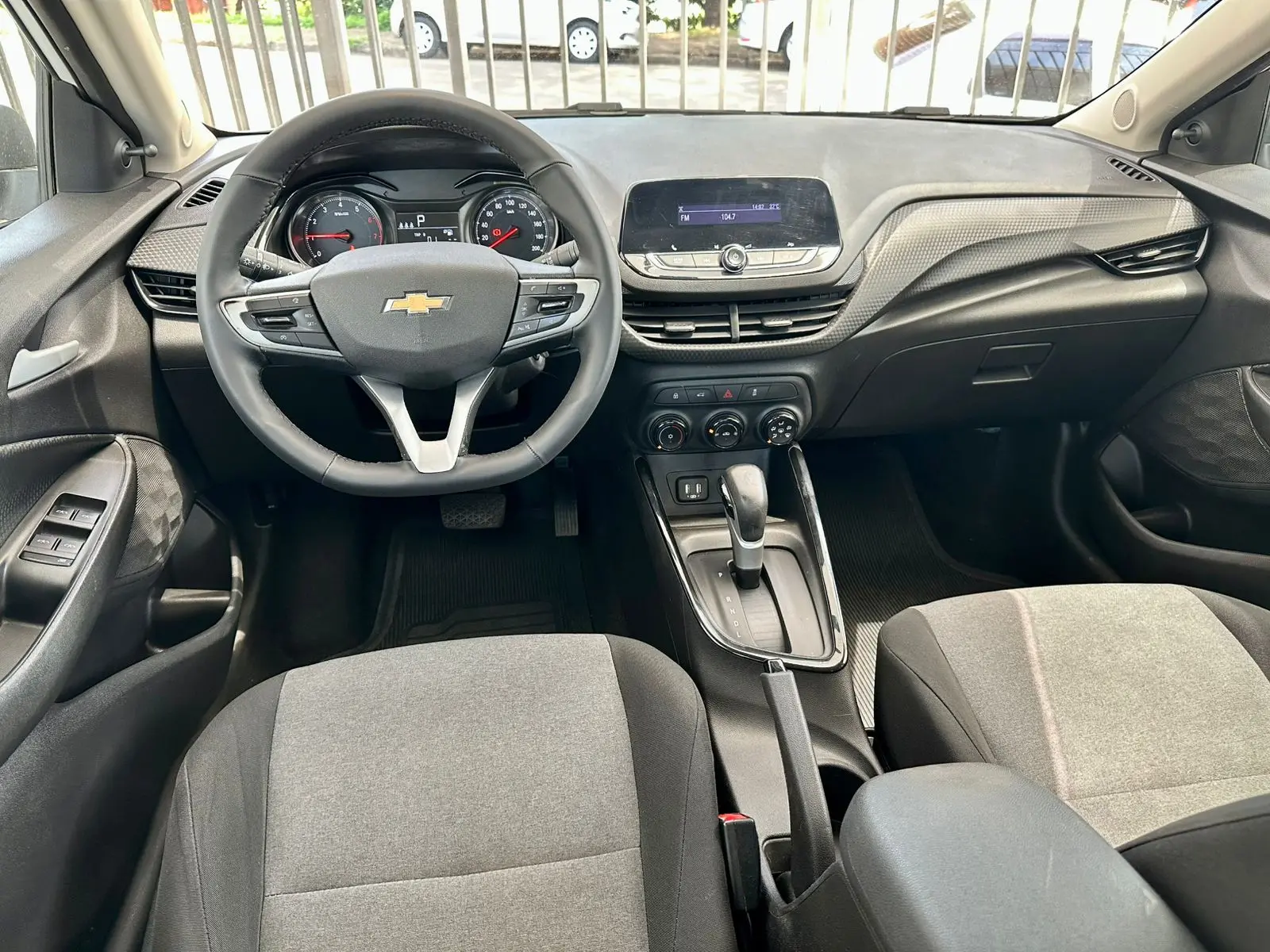 CHEVROLET Onix Sedan - Foto