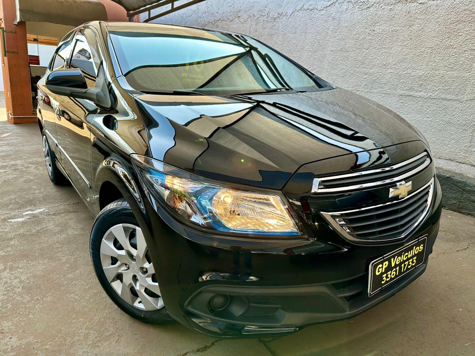 CHEVROLET Onix Sedan - Foto