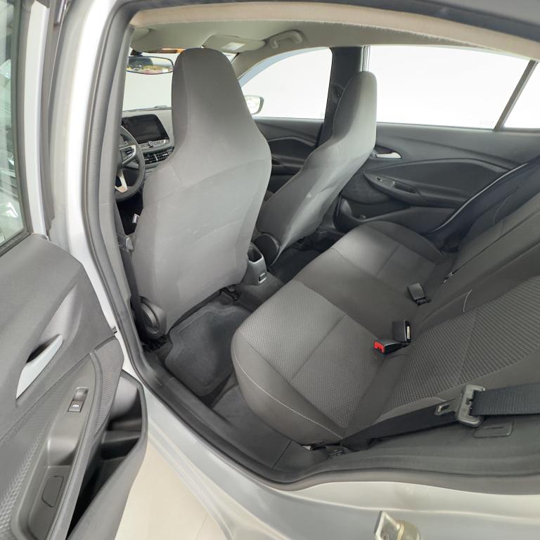 CHEVROLET Onix Sedan - Foto