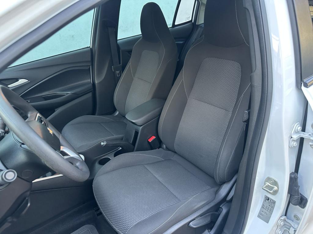 CHEVROLET Onix Sedan - Foto