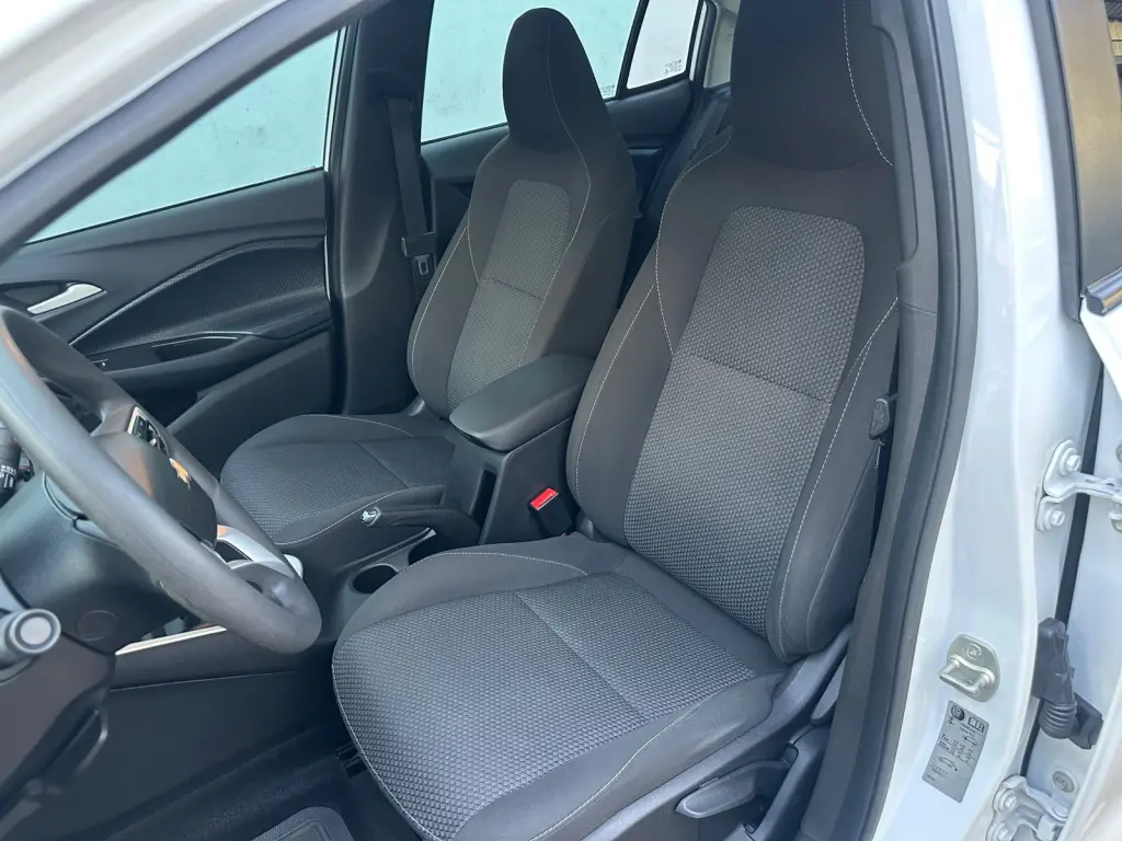 CHEVROLET Onix Sedan - Foto