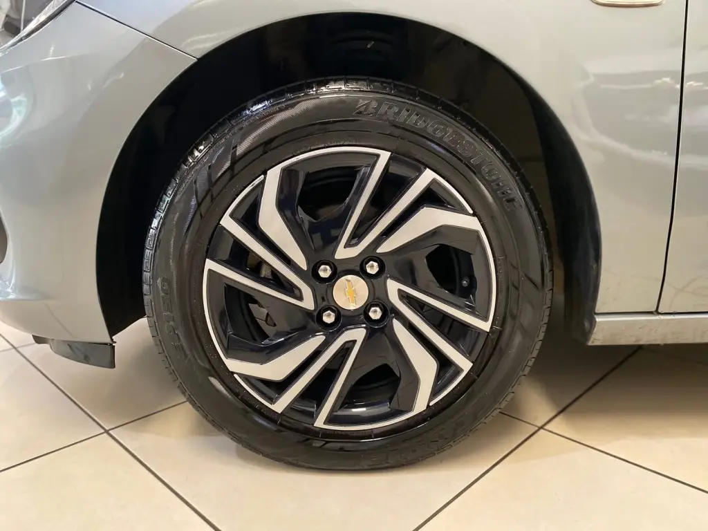 CHEVROLET Onix Sedan - Foto