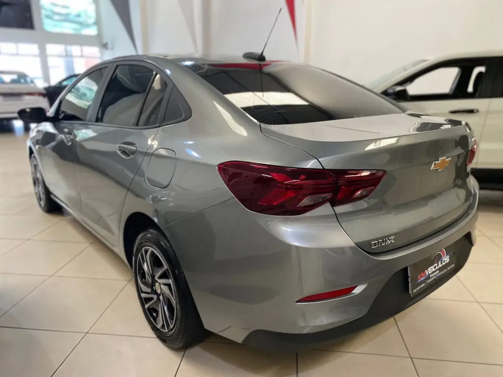 CHEVROLET Onix Sedan - Foto