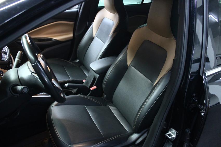 CHEVROLET Onix Sedan - Foto