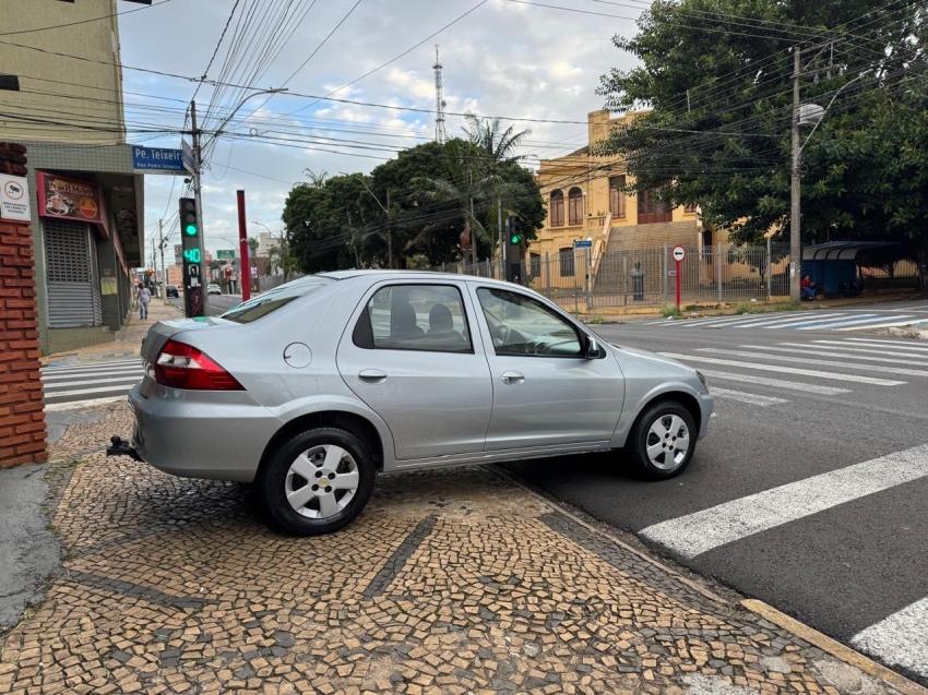 CHEVROLET Prisma - Foto