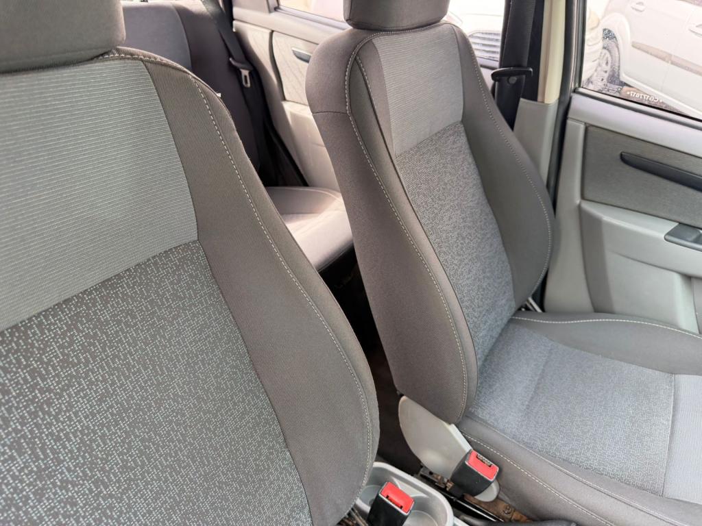 CHEVROLET Prisma - Foto