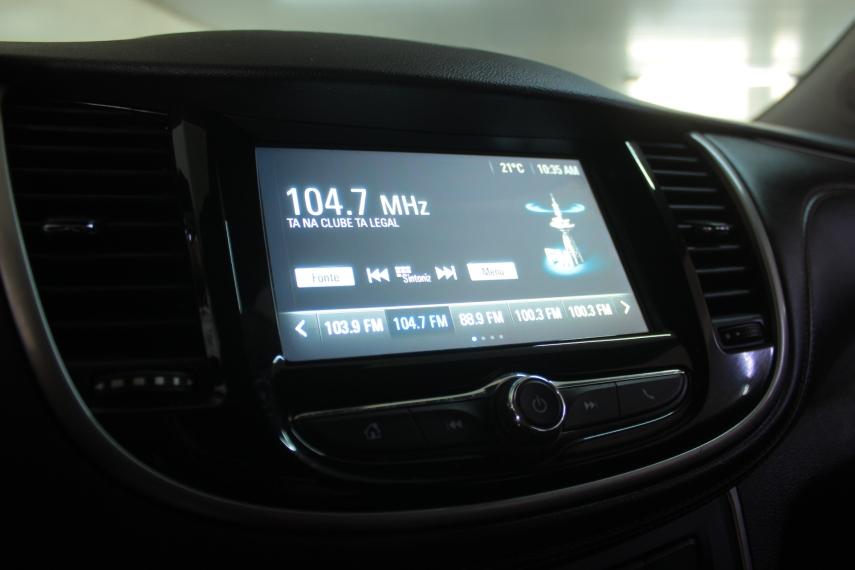 CHEVROLET Tracker - Foto