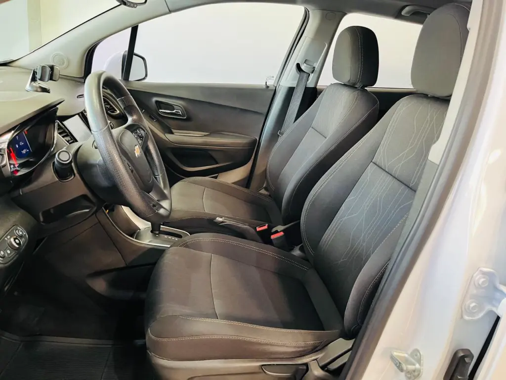 CHEVROLET Tracker - Foto