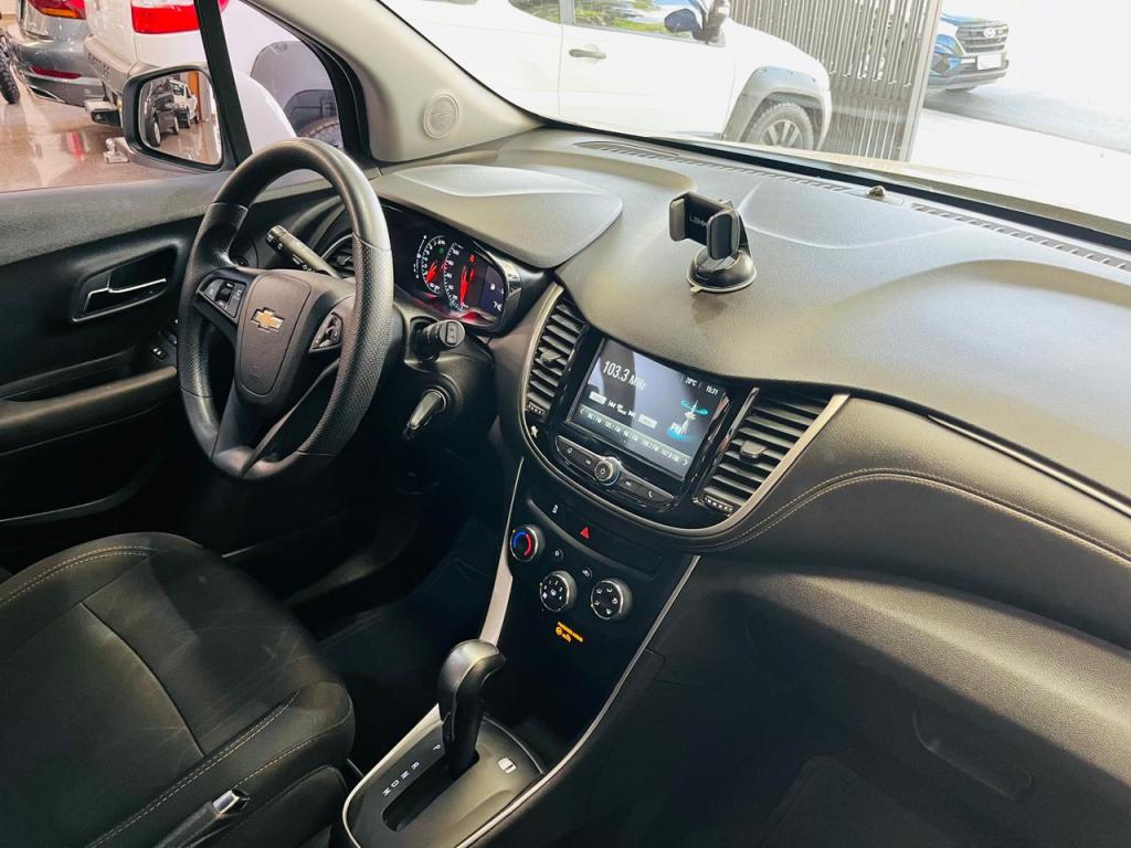 CHEVROLET Tracker - Foto