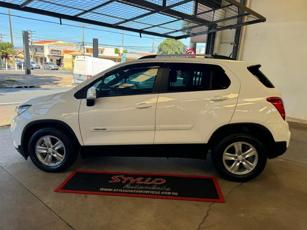 CHEVROLET Tracker - Foto