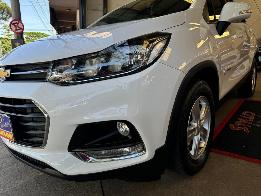 CHEVROLET Tracker - Foto