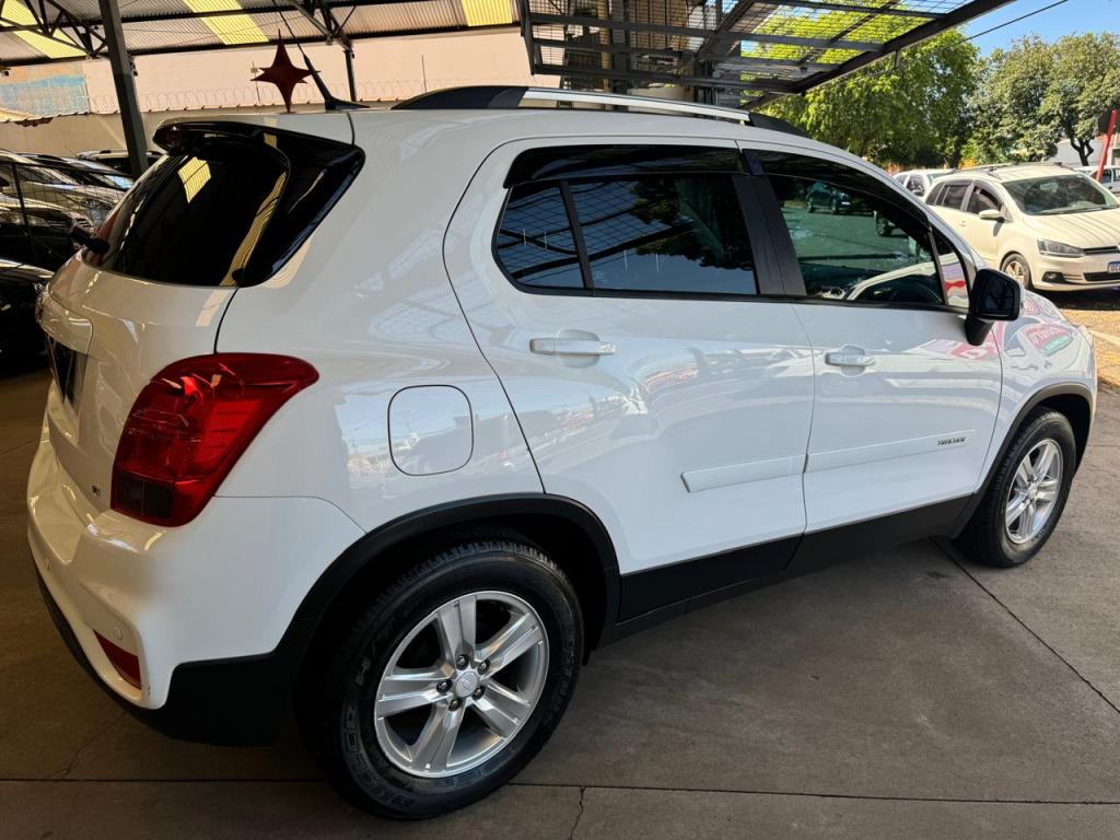 CHEVROLET Tracker - Foto