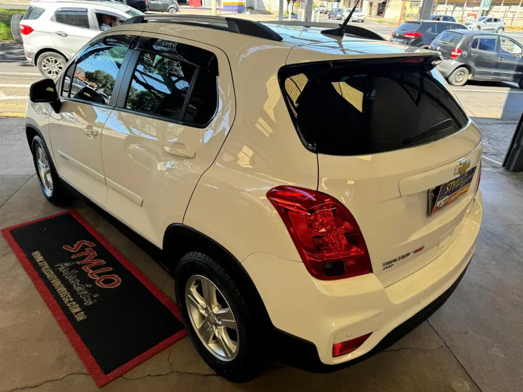 CHEVROLET Tracker - Foto