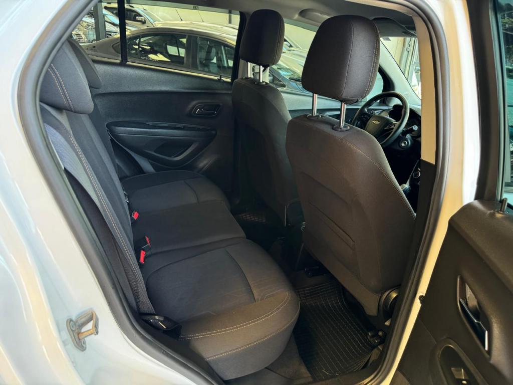 CHEVROLET Tracker - Foto