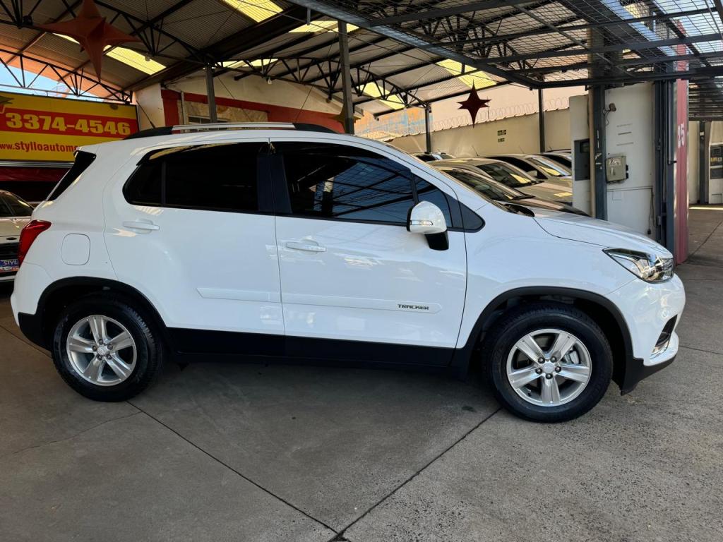 CHEVROLET Tracker - Foto