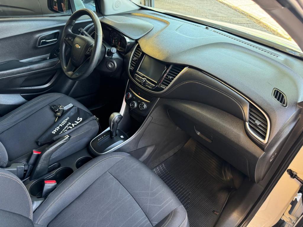 CHEVROLET Tracker - Foto