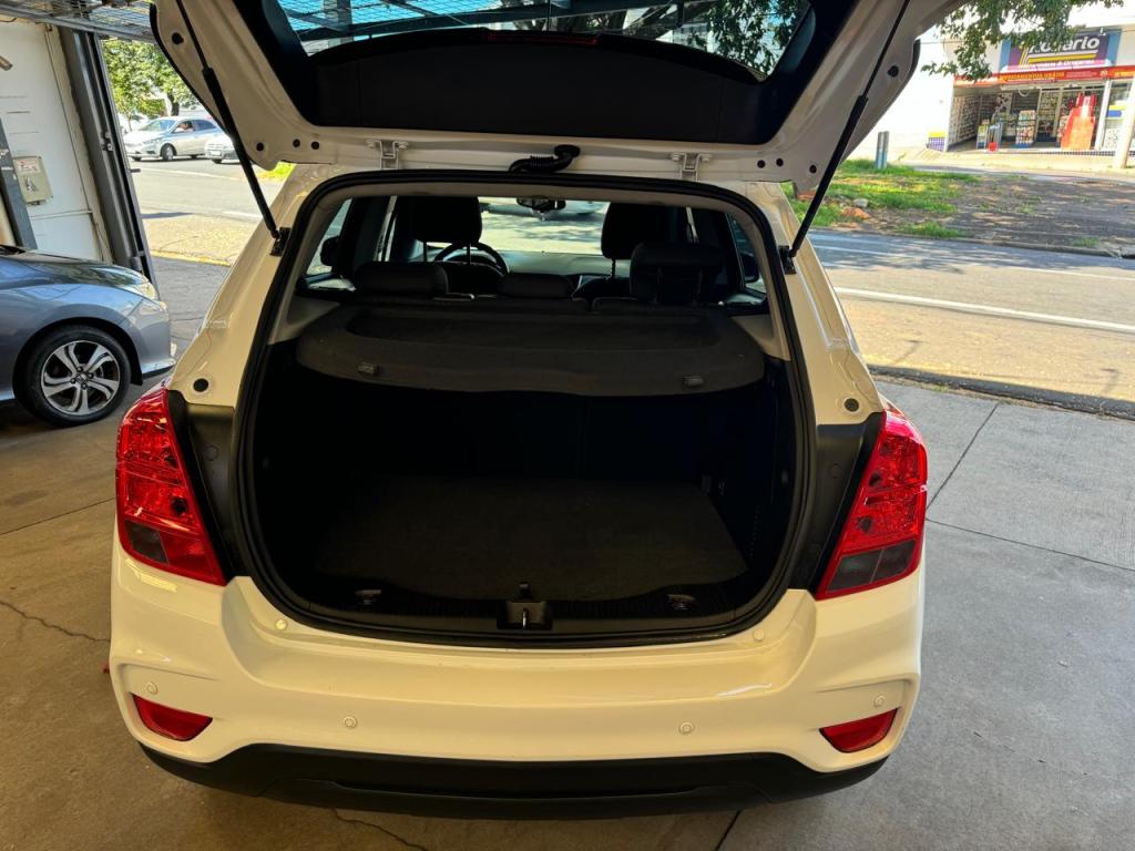 CHEVROLET Tracker - Foto