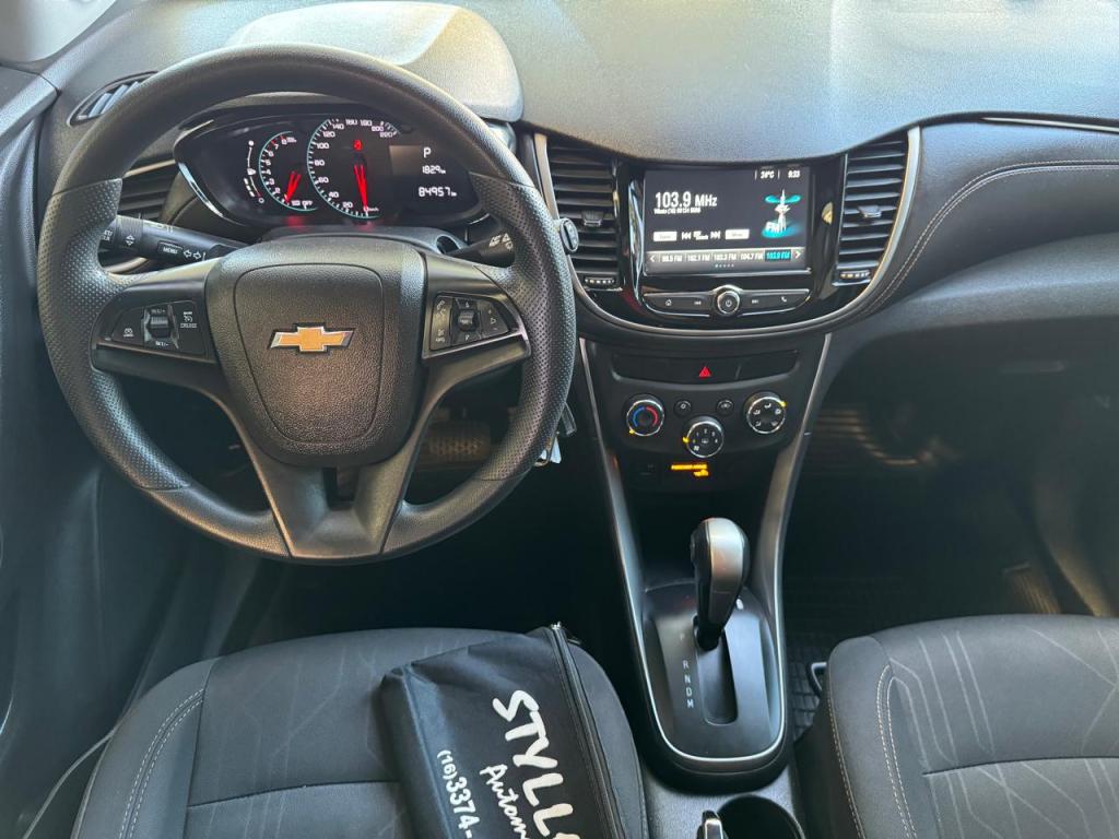 CHEVROLET Tracker - Foto