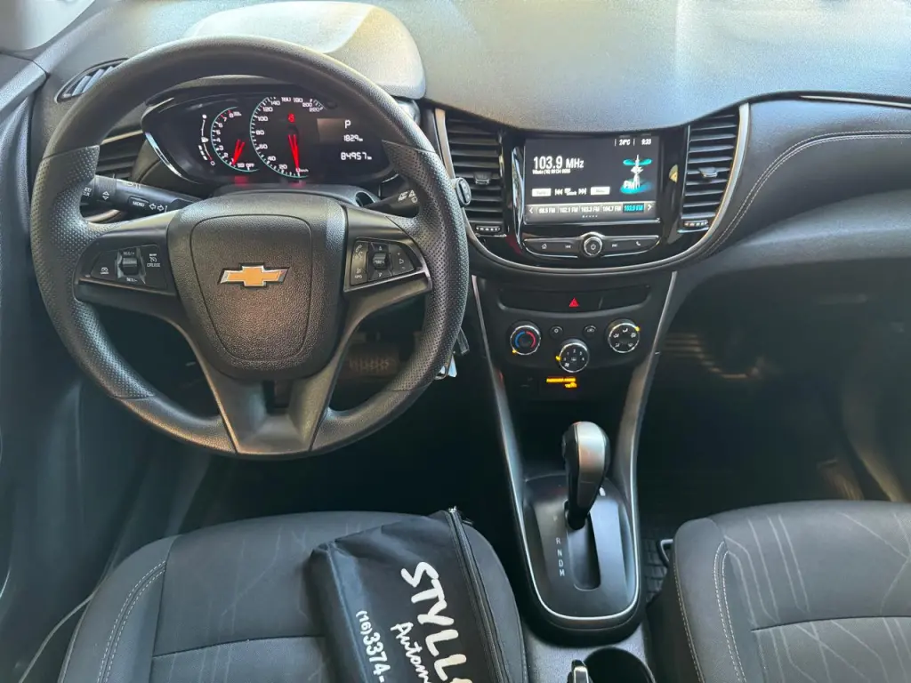 CHEVROLET Tracker - Foto