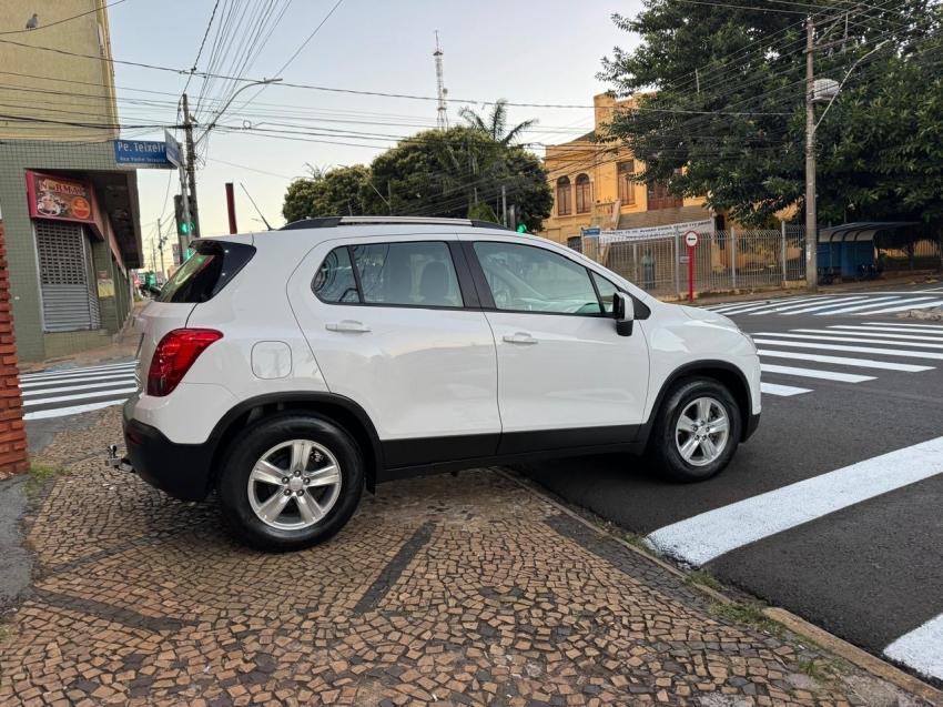 CHEVROLET Tracker - Foto