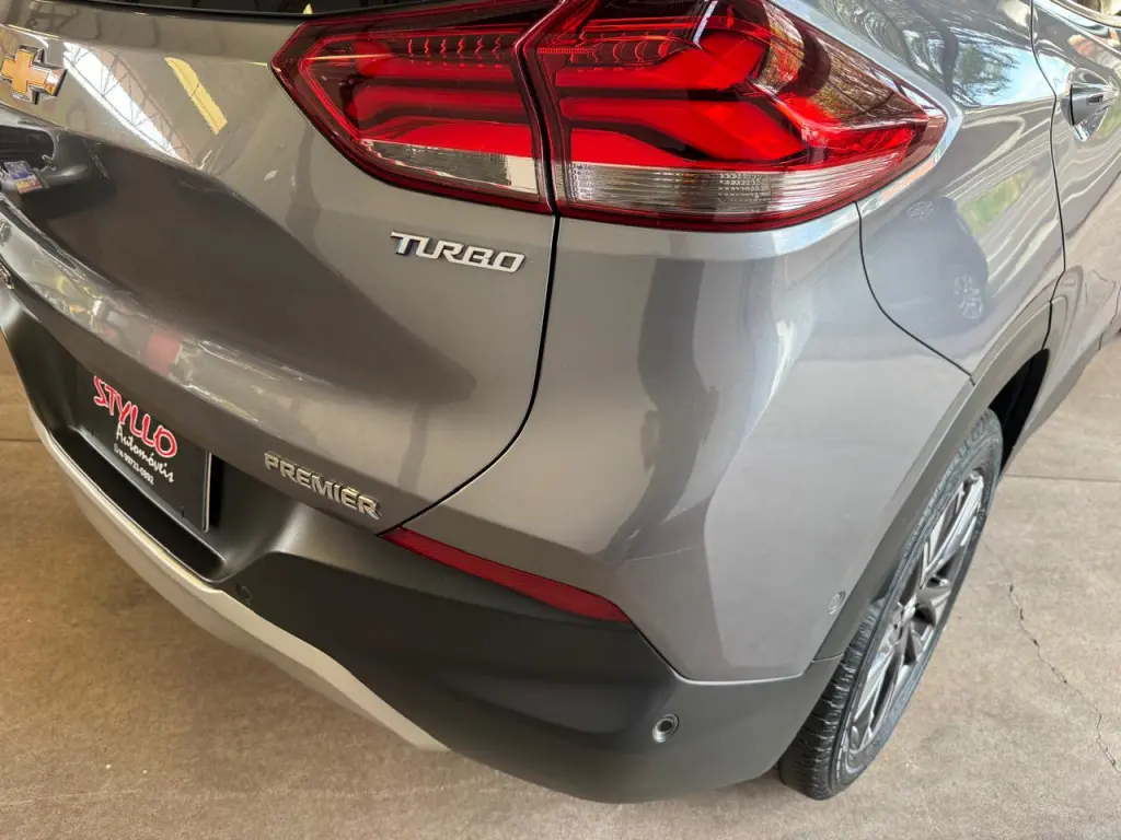 CHEVROLET Tracker - Foto