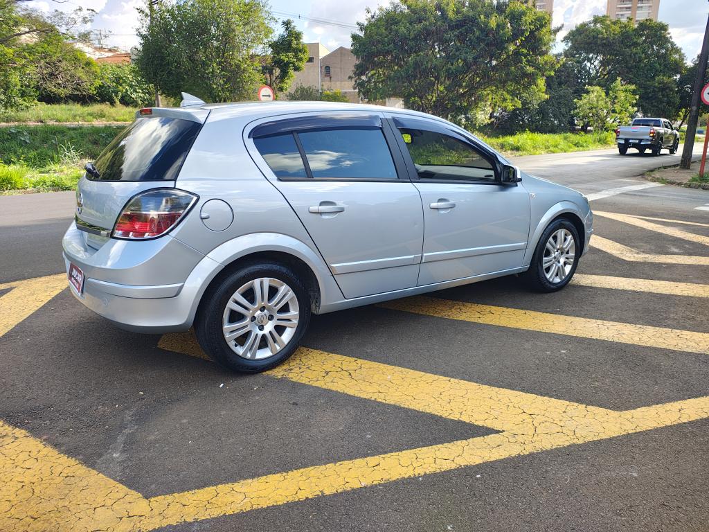 CHEVROLET Vectra Hatch - Foto