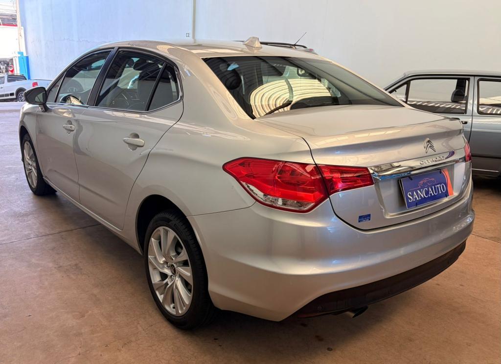CITROEN C4 Sedan - Foto