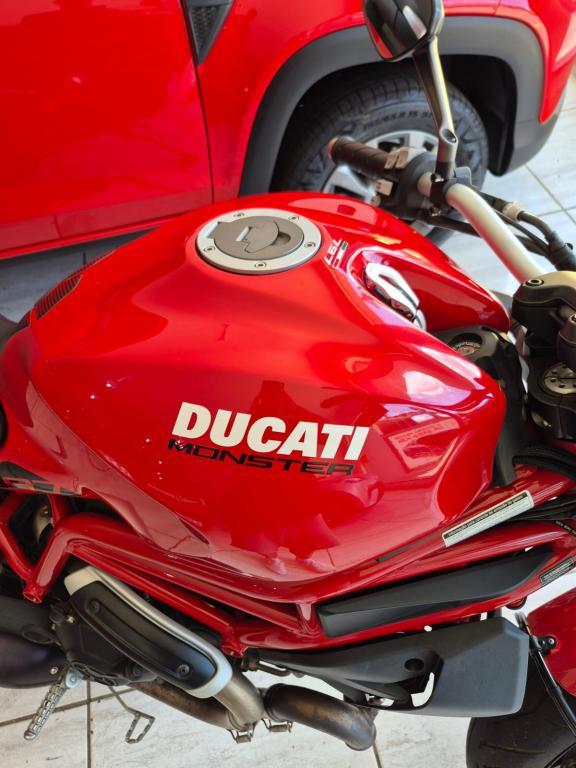 DUCATI Monster 797 - Foto