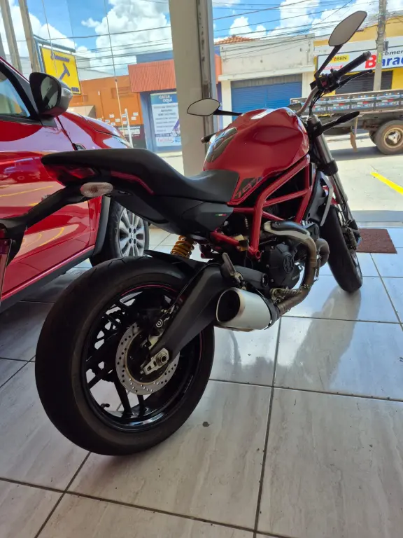 DUCATI Monster 797 - Foto