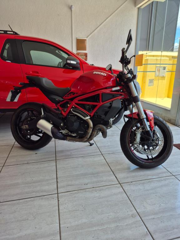 DUCATI Monster 797 - Foto