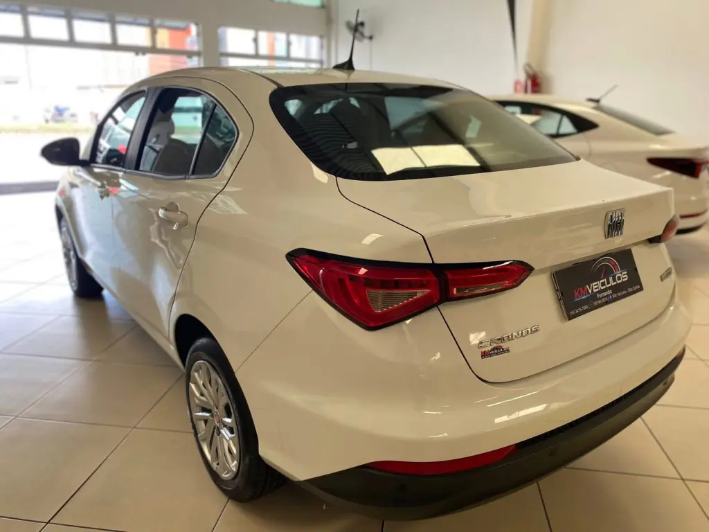 FIAT Cronos - Foto