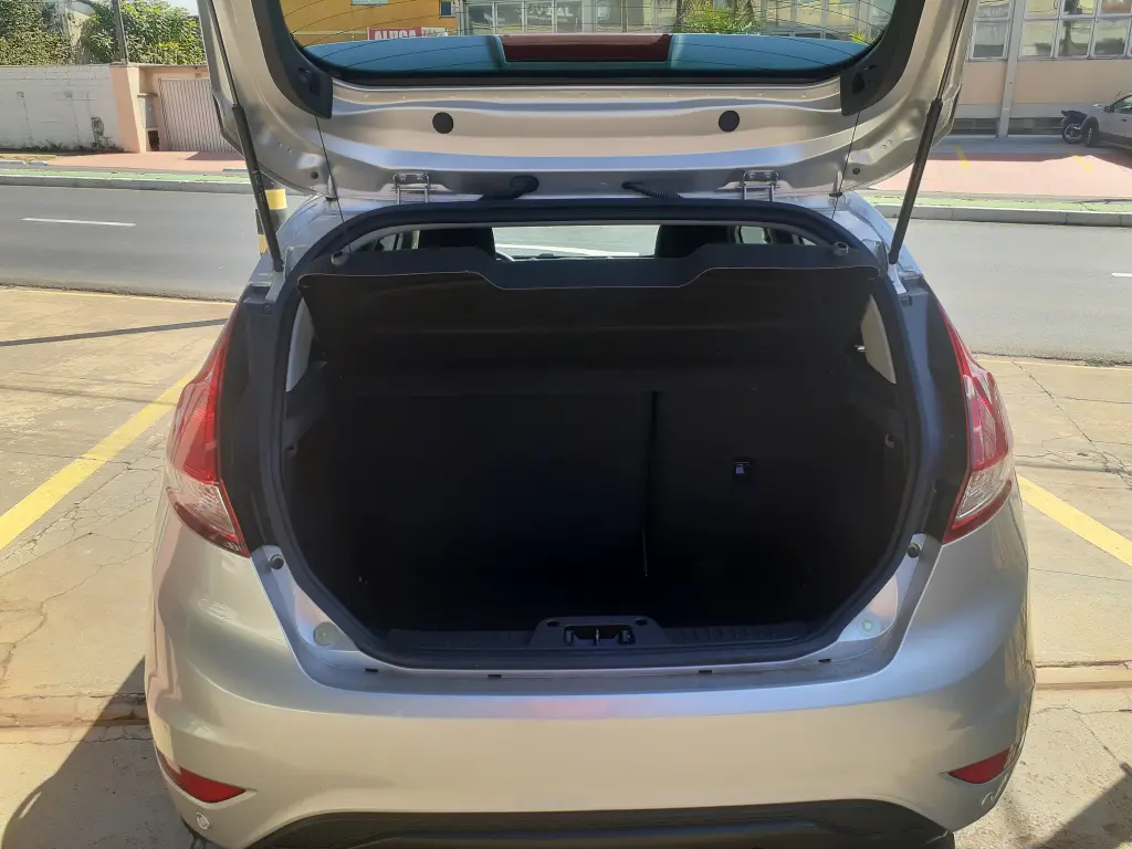 FORD Fiesta Hatch - Foto