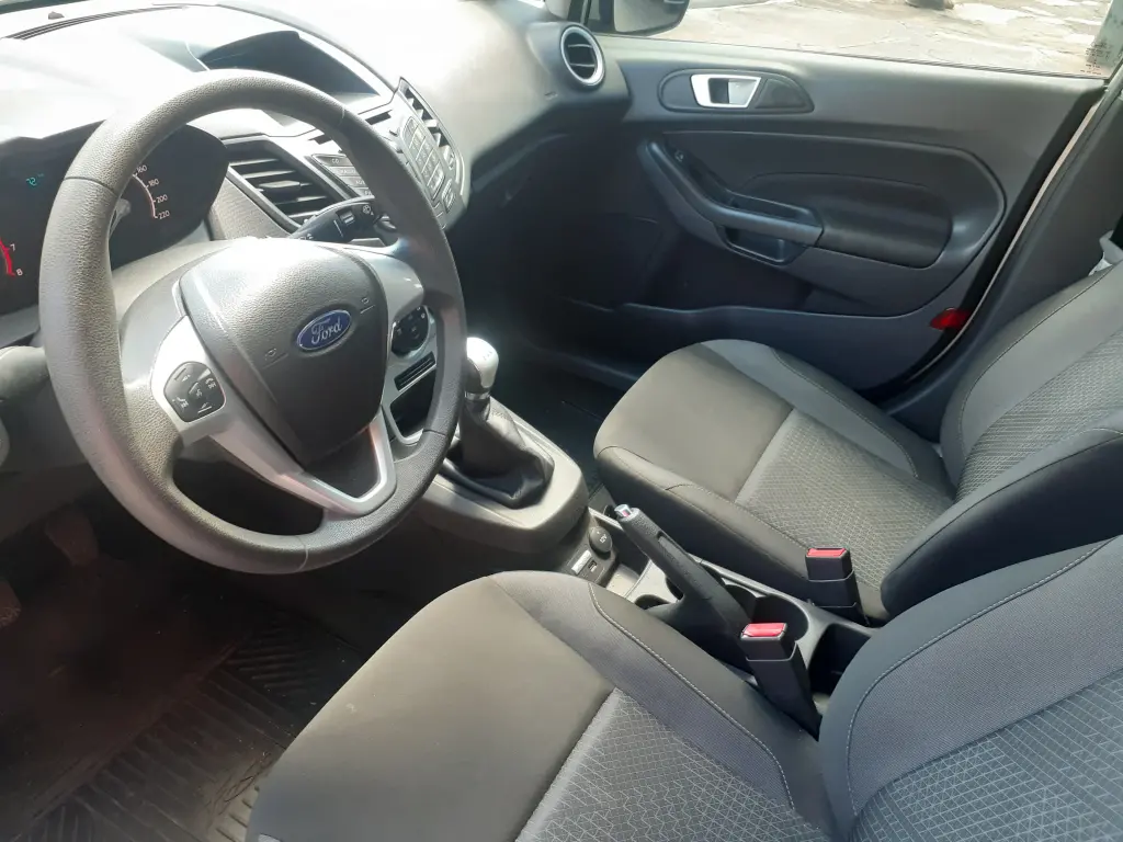 FORD Fiesta Hatch - Foto