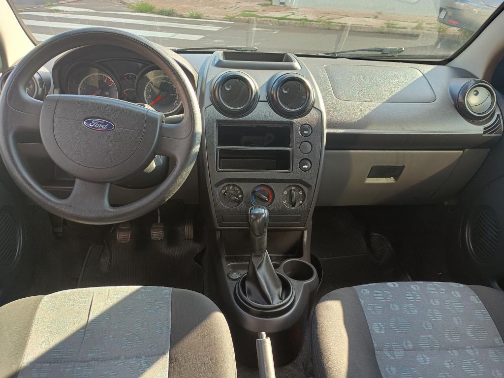 FORD Fiesta Hatch - Foto