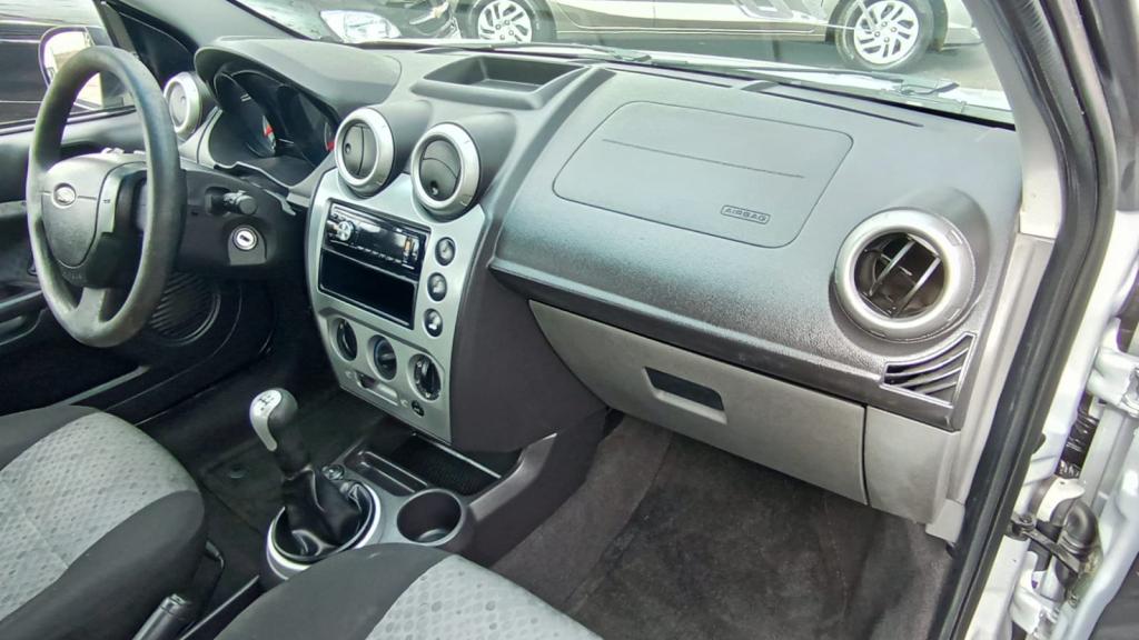 FORD Fiesta Hatch - Foto