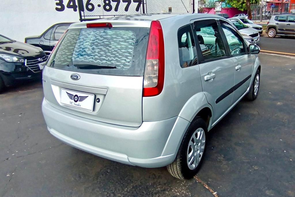 FORD Fiesta Hatch - Foto