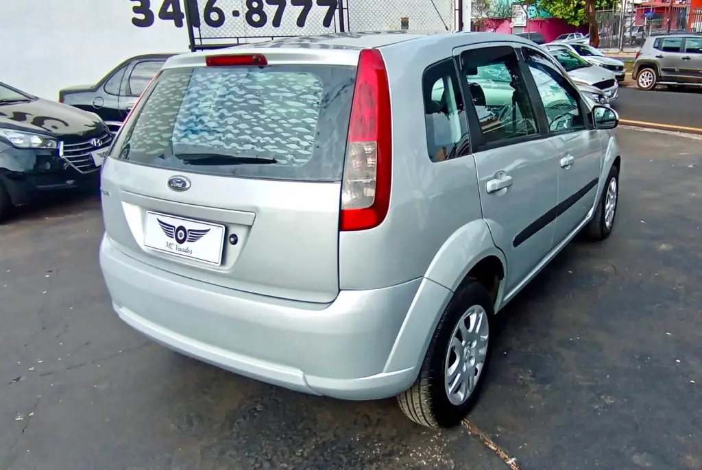 FORD Fiesta Hatch - Foto