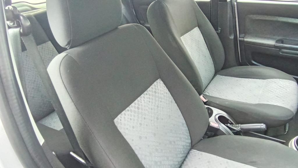 FORD Fiesta Hatch - Foto