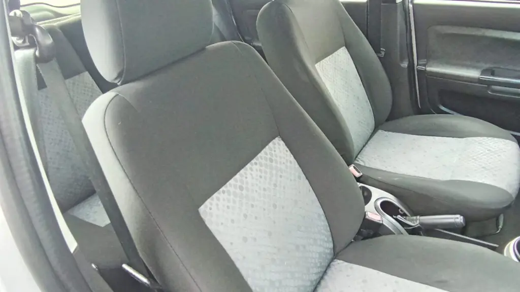 FORD Fiesta Hatch - Foto