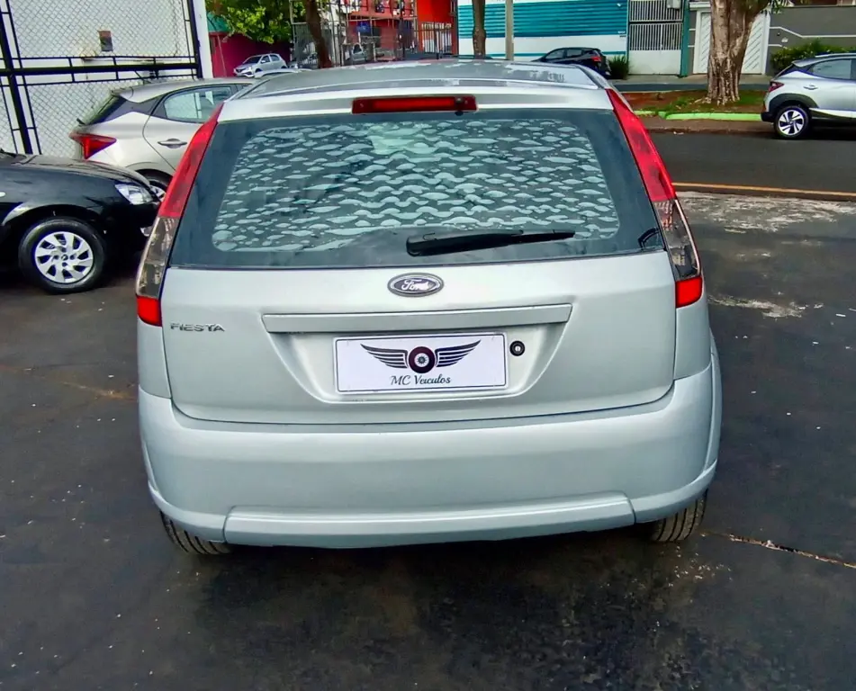 FORD Fiesta Hatch - Foto