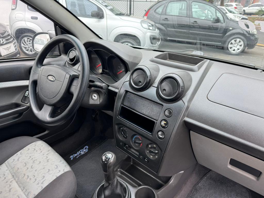 FORD Fiesta Hatch - Foto