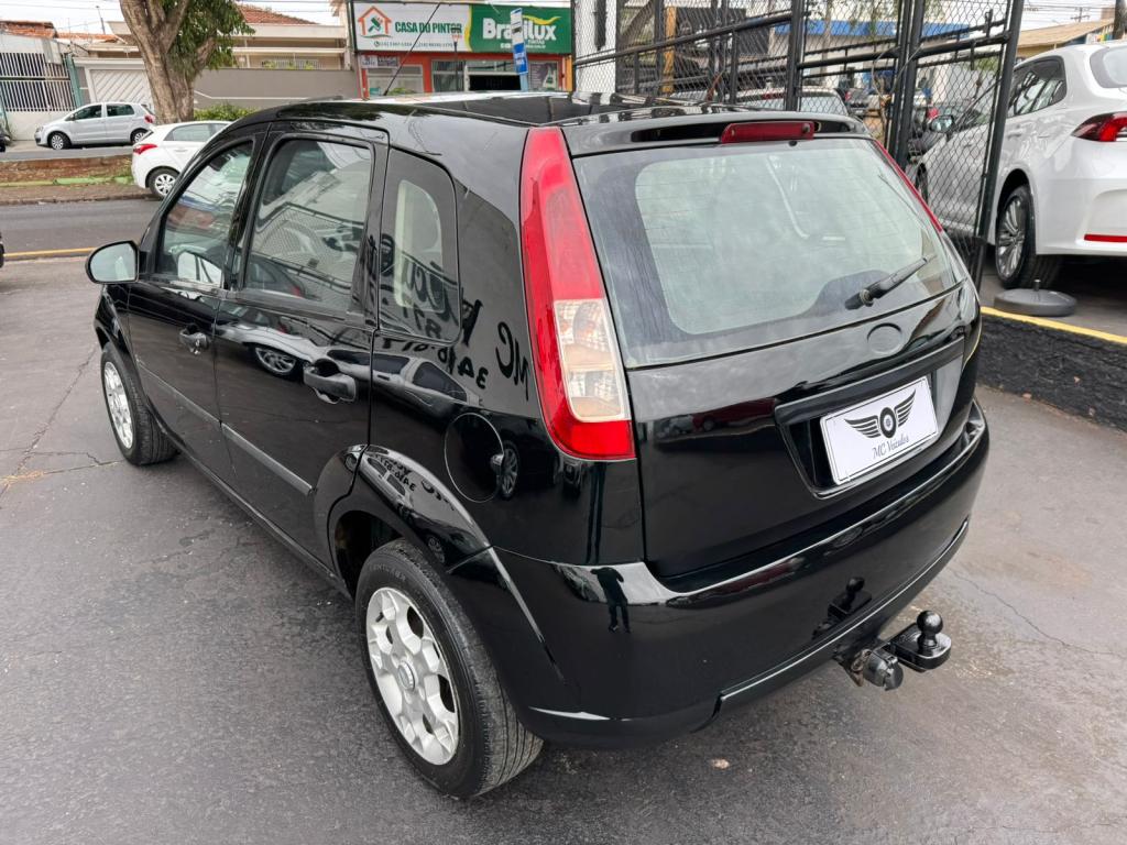 FORD Fiesta Hatch - Foto