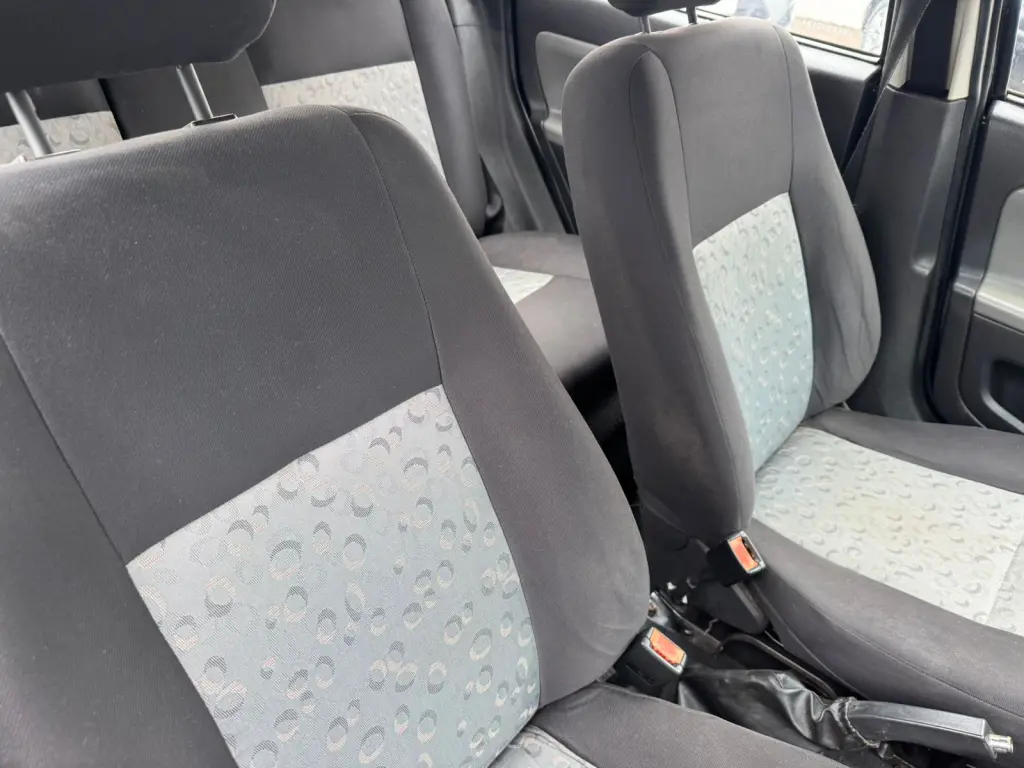 FORD Fiesta Hatch - Foto