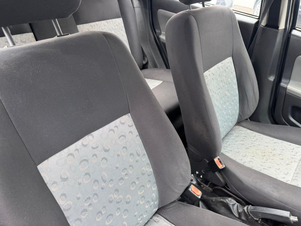 FORD Fiesta Hatch - Foto