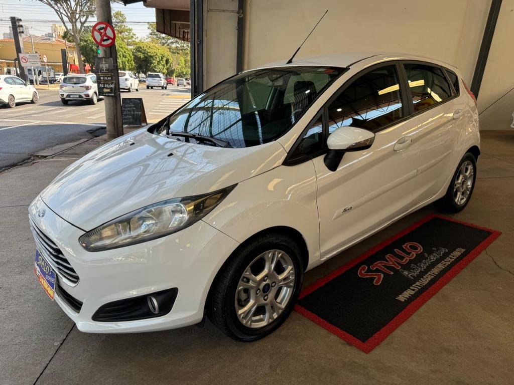 FORD Fiesta Hatch - Foto