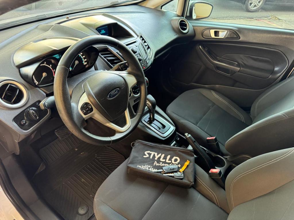 FORD Fiesta Hatch - Foto